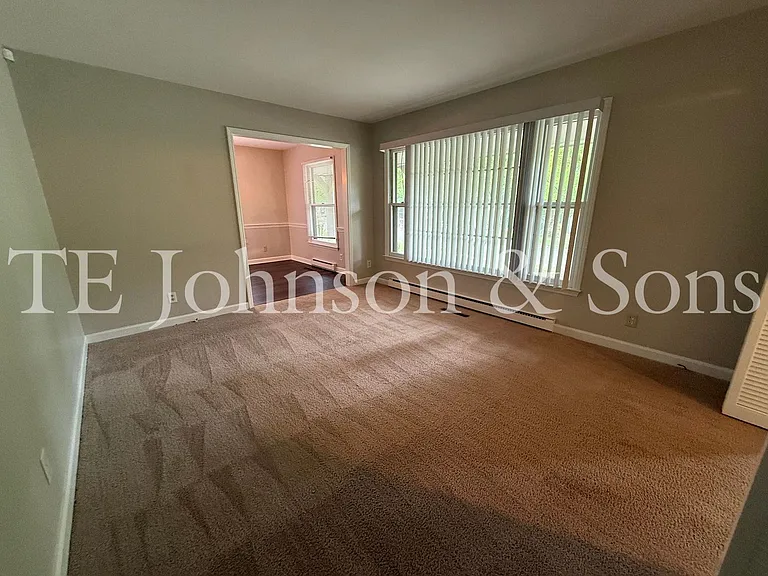 2722 Winslow Ln — Photo 7