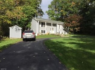 595 Limecrest Rd, Newton, NJ 07860