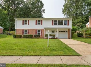 7021 Hadlow Dr, Springfield, VA 22152