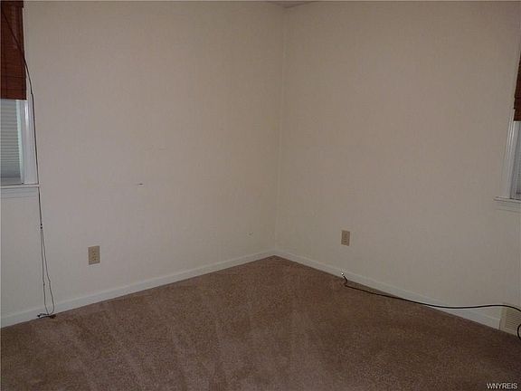 4th image of 213 Oelkers St