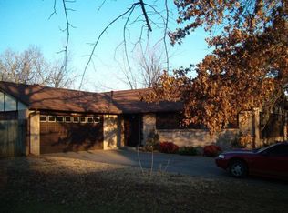 1207 N Douglas Dr, Claremore, OK 74017