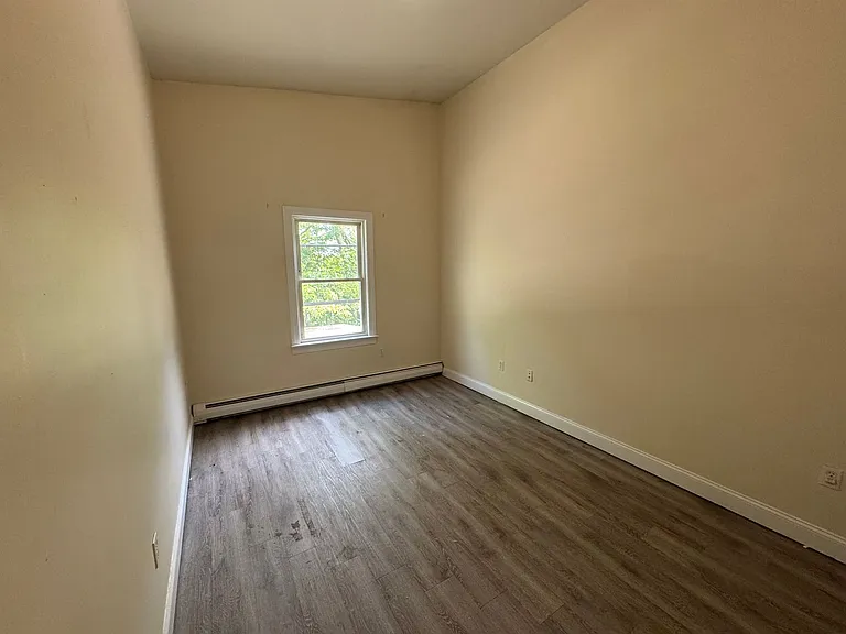 1-3 Yeaton Pl — Photo 15