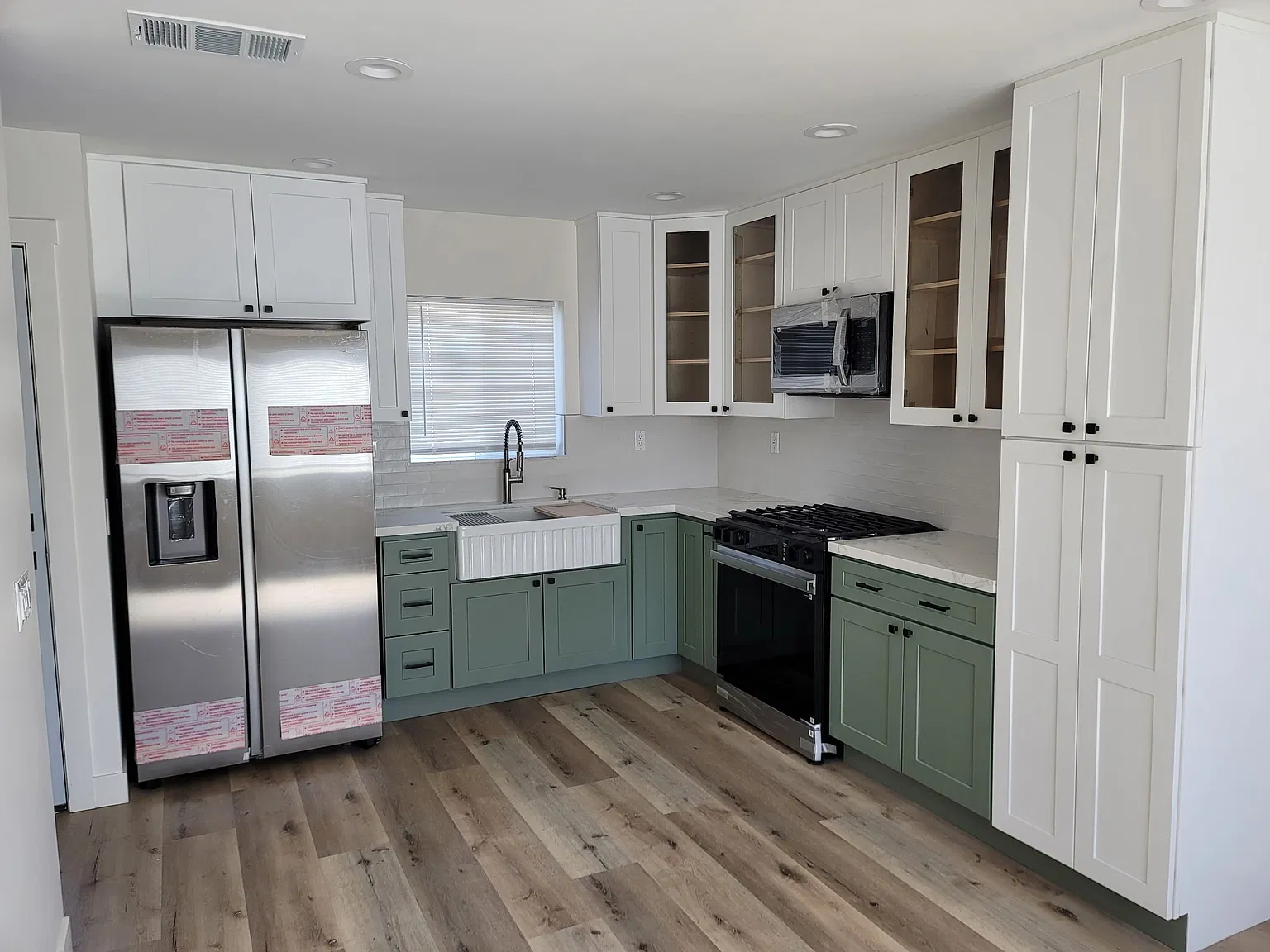 3 bed, 1110 sqft, $3,700 — Photo 3