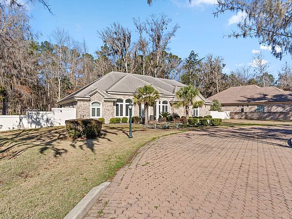 3rd image of 511 River Pond Ct