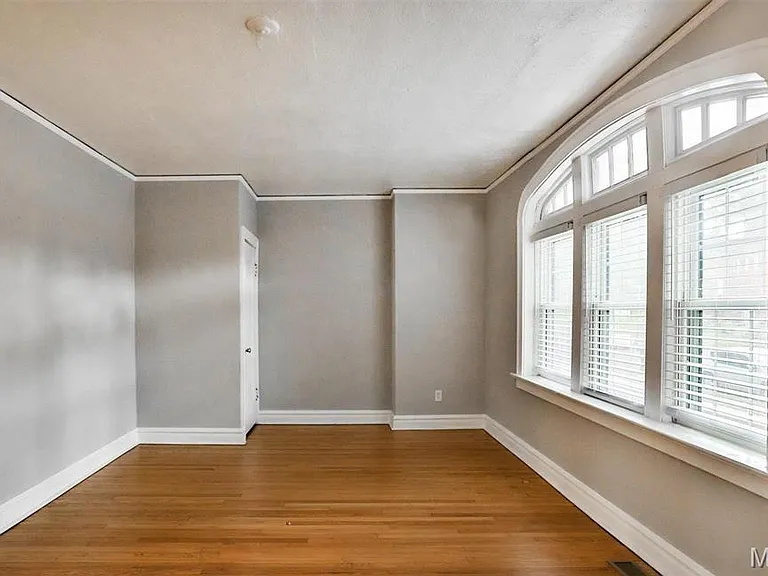 7125 Dartmouth Ave — Photo 4