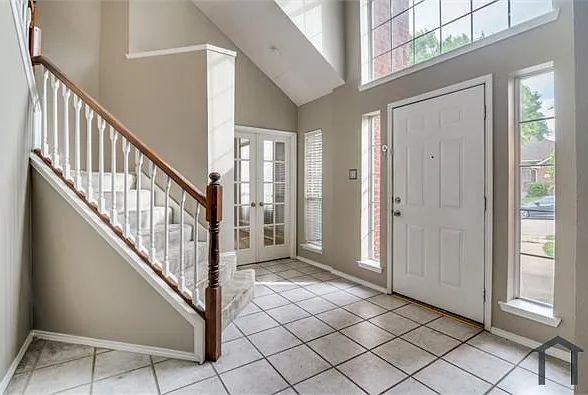 1806 Pendleton Rd — Photo 2