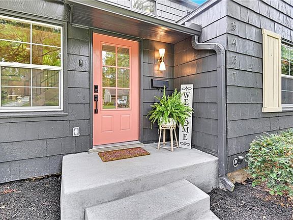 3rd image of 5431 Ash St