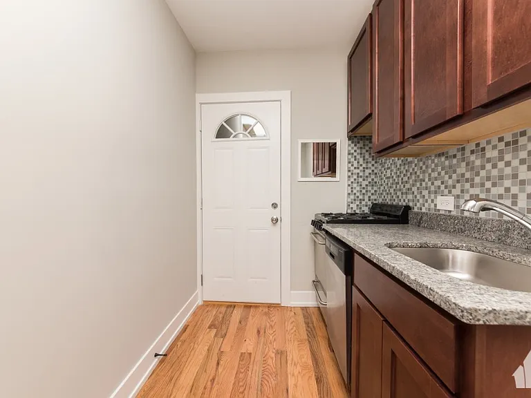 2915 N Mildred Ave #2 — Photo 3