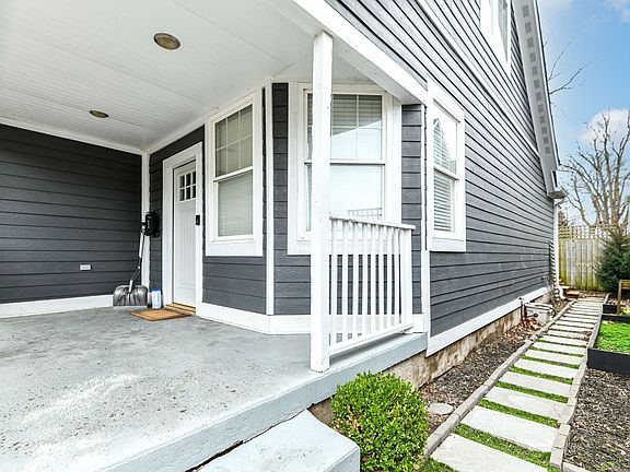 3rd image of 1215 E Ohio St