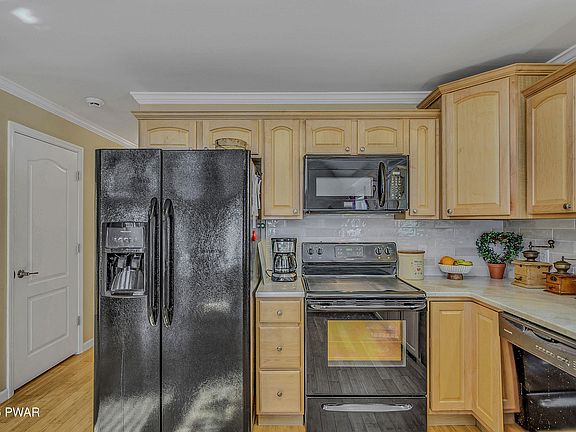 5th image of 57 Wedge Dr