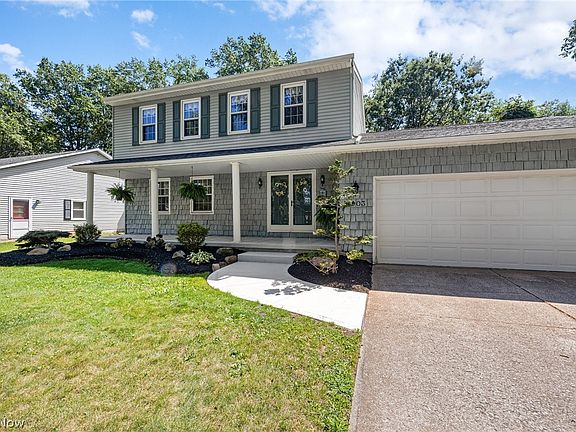 3rd image of 6903 Hidden Valley Dr