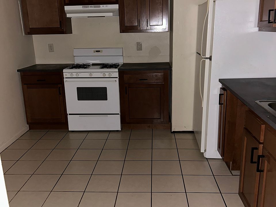 1st image of 302 Zara St APT 406