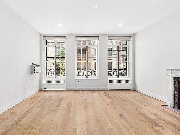 5th image of 20 E 66th St APT 2A