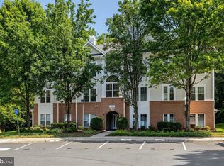 1511 N Point Dr APT 201, Reston, VA 20194