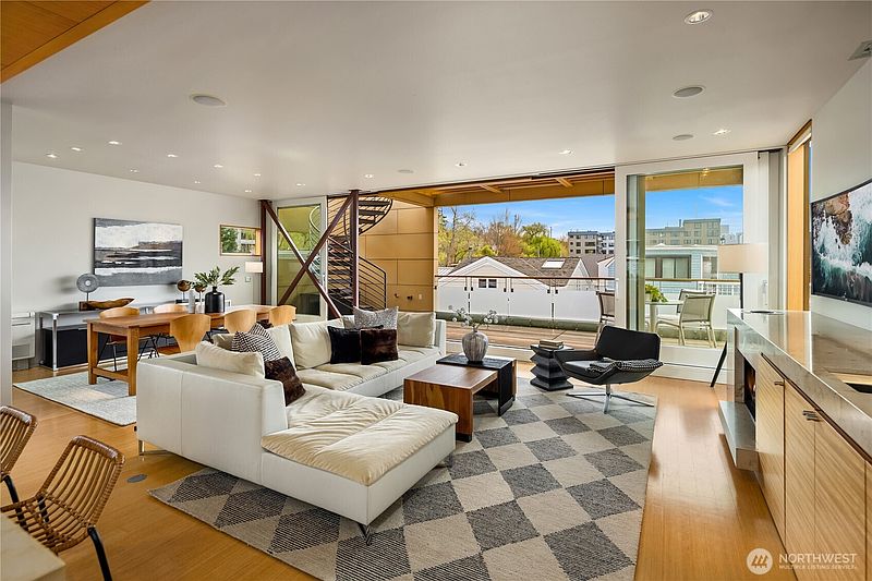 5th image of 2369 Fairview Avenue E #6