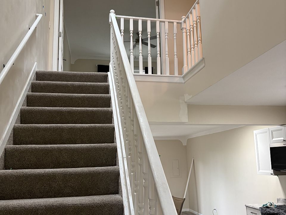 1st image of 159 Riverview Dr
