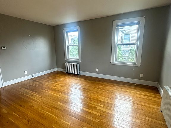 3rd image of 173 Billings St #4