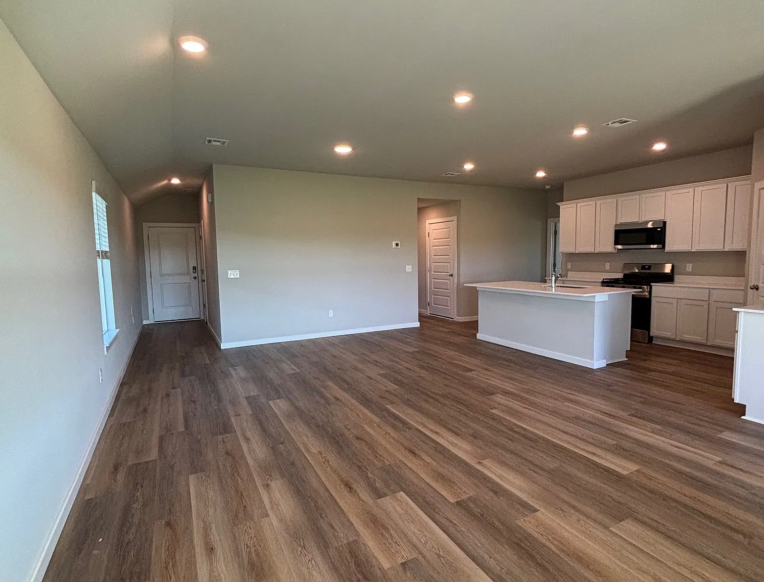 3 bed, 1538 sqft, $2,000 — Photo 3