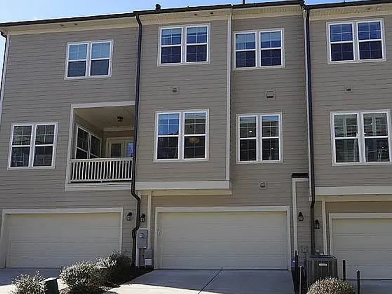 855 Wake Towne Dr — Photo 2