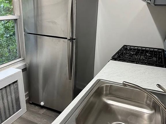 3rd image of 6067 N Norwood St #1