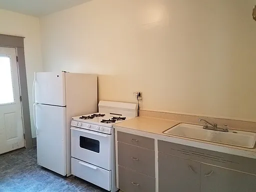 607-609 E. Milwaukee Street — Photo 2