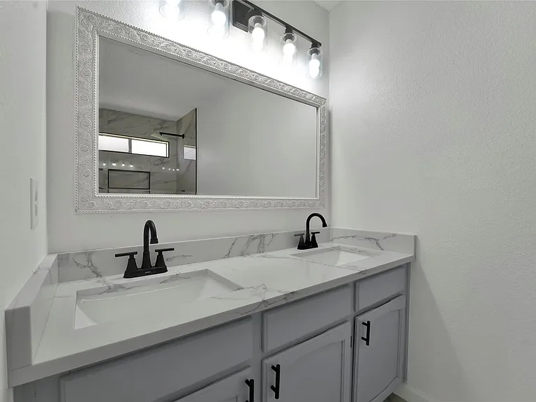 1019 Sanders Dr — Photo 16