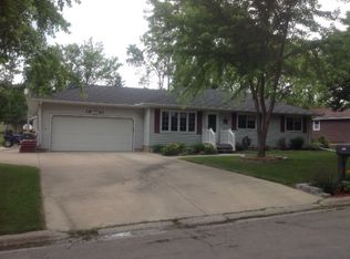 1321 Crestview Rd, Albert Lea, MN 56007