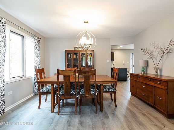 4th image of 19647 Brookfield Cir