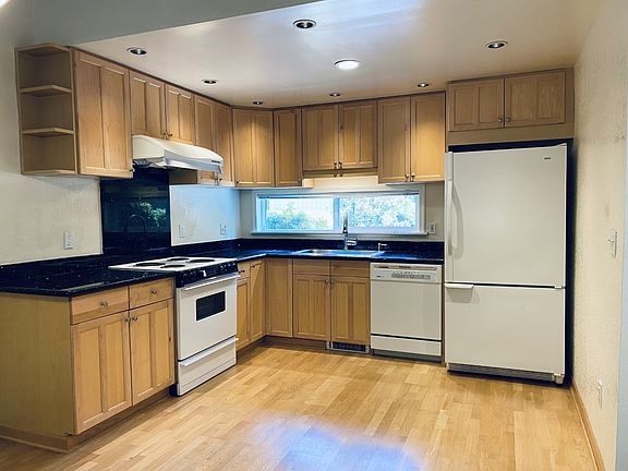 3rd image of 4045 145th Ave NE