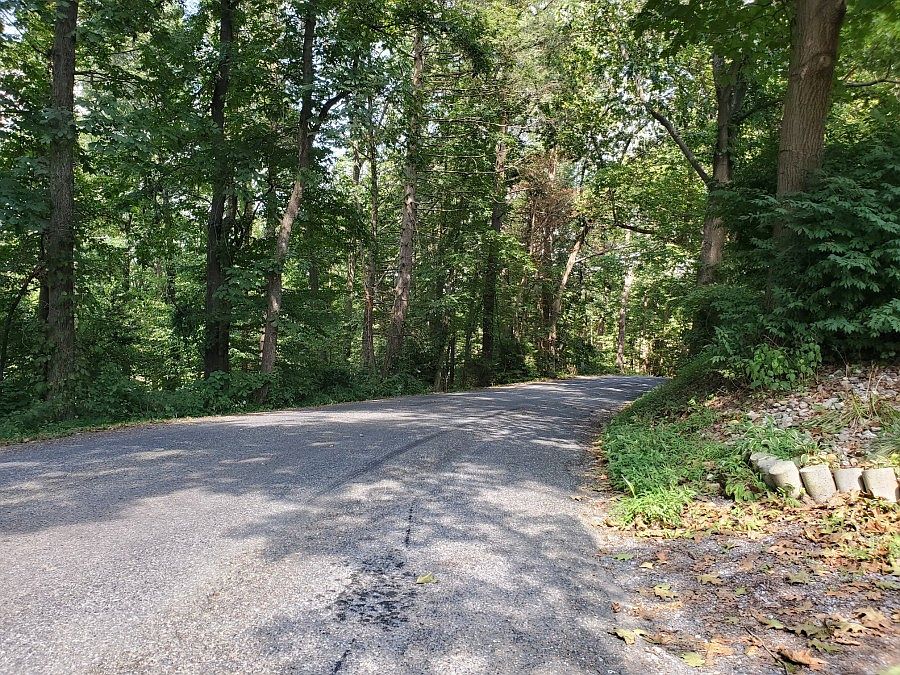 2nd image of 716 Earlys Mill Rd