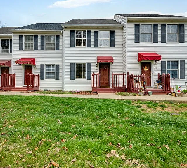 659 Beaverview Dr — Photo 1
