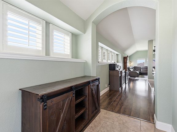5th image of 1068 English Oak Dr