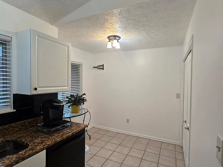 355 Village Pointe Dr #F — Photo 11
