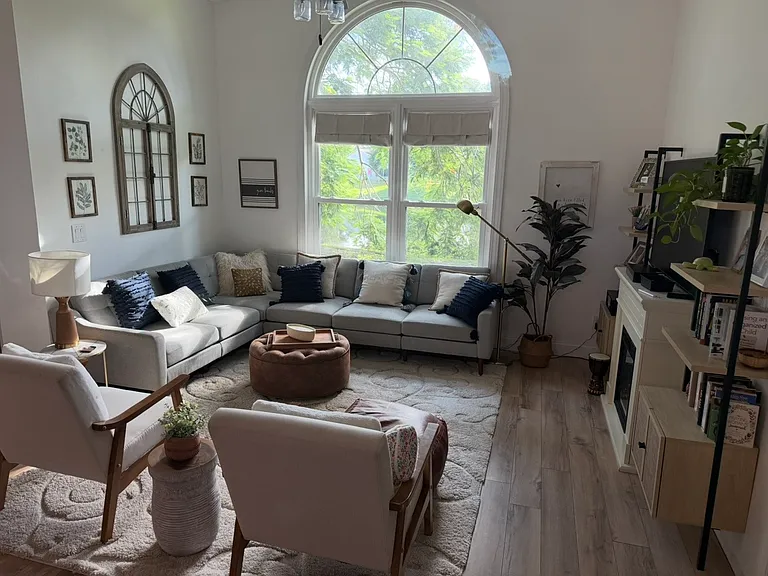 2700 Alicia Ln — Photo 15