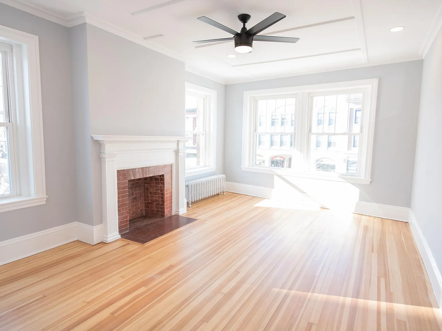 3 bed, 1500 sqft, $2,500 — Photo 2