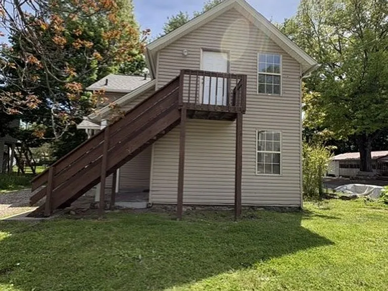 653 Sherman St — Photo 1