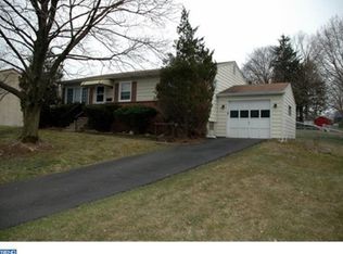 49 Flamingo Rd, Hatboro, PA 19040