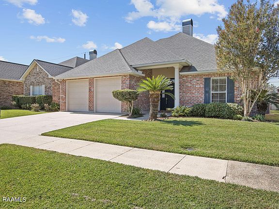 2nd image of 302 Kings Cove Cir