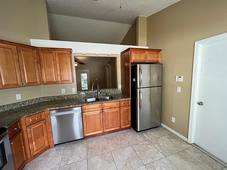 2452 Appalachian Dr — Photo 3