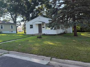 902 Hayes Ave, South Beloit, IL 61080