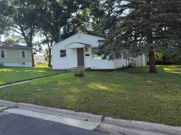 902 Hayes Ave, South Beloit, IL 61080