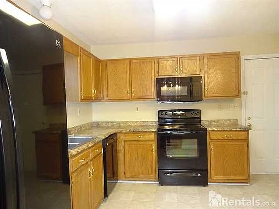 4th image of 220 Twin Falls Dr