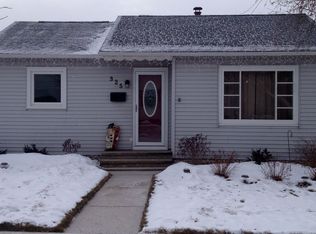 325 4th Ave, Stevens Point, WI 54481