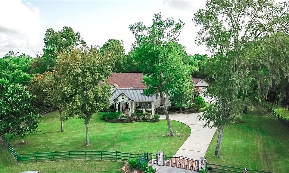 1st image of 5018 Woodside Ln