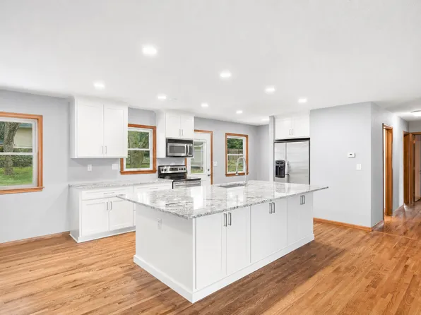 8309 Harrison Rd, Bloomington, MN 55437