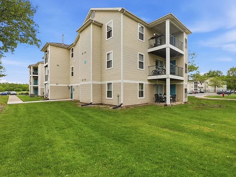 The Landings at Chandler Crossing - Student Living Priced per Bed — Photo 36