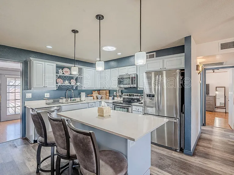 1022 W Apollo Ave — Photo 33