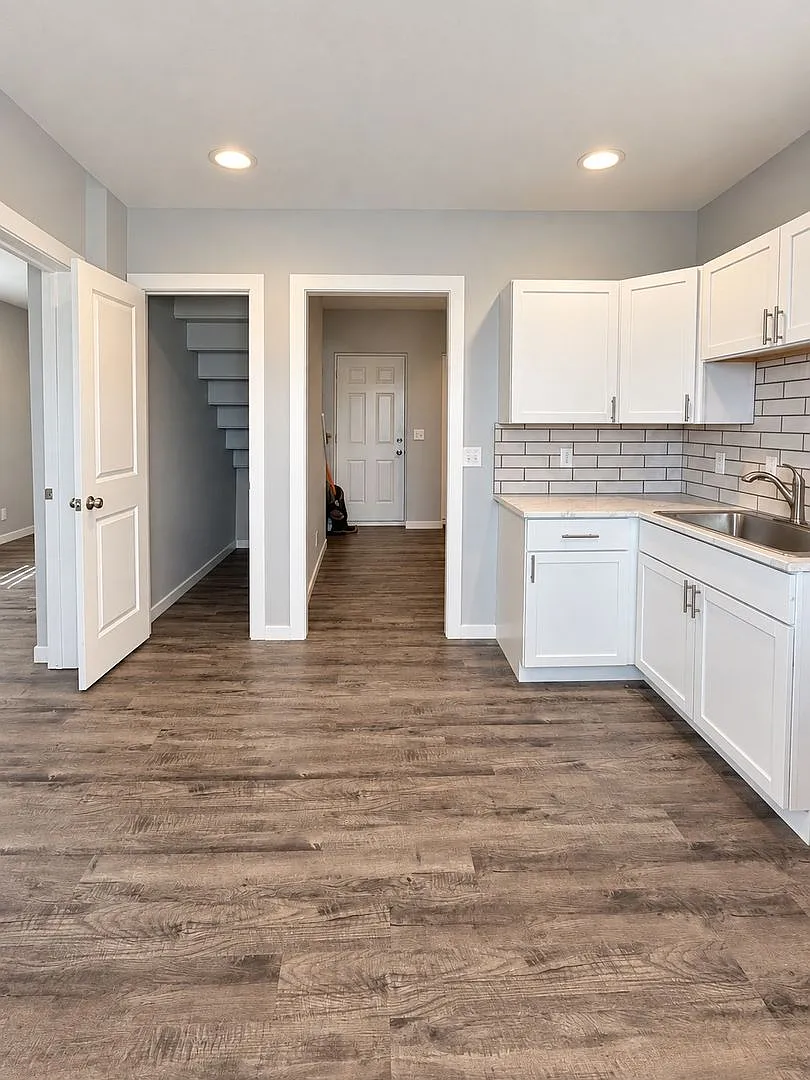 Coming Soon! Room For Everyone! Fully Remodeled 6-Bedroom Home In South Omaha — Photo 3