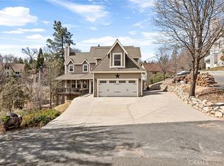 28111 Grenoble Ln, Lake Arrowhead, CA 92352