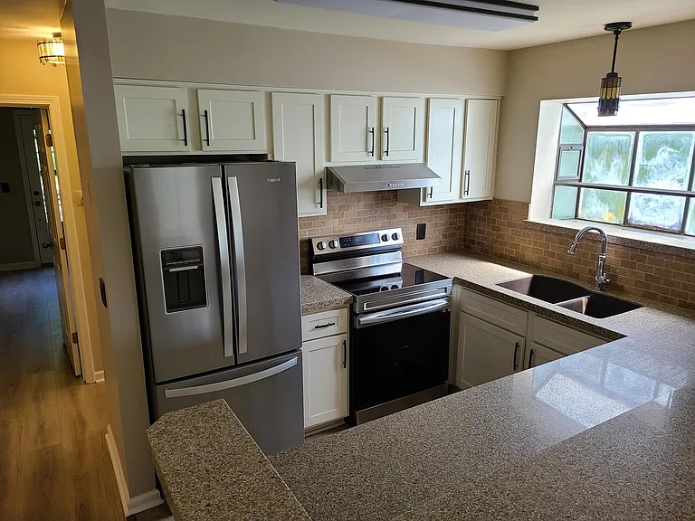 100 Villa View Ct — Photo 18